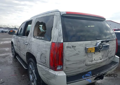 2008 Cadillac Escalade Standard from USA, damaged, VIN 1GYFK63808R175519